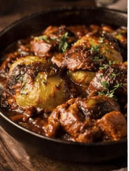 Recipe photo: Spanish cabbage rolls with chorizo, red wine and bacon (holiday meals)